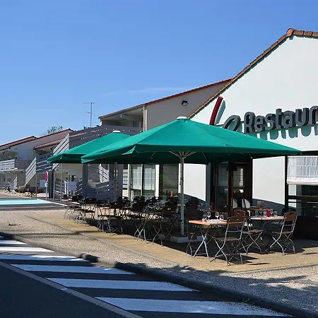 Campanile Centre Sortie 21 Sur A7 A9 Hotel